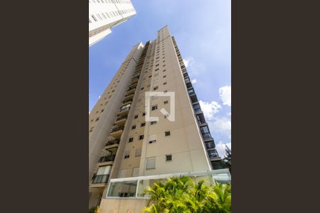 Fachada do bloco de apartamento para alugar com 2 quartos, 68m² em Jardim Tupanci, Barueri