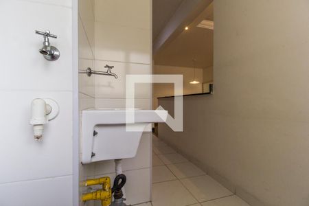 Área de Serviço de apartamento para alugar com 2 quartos, 68m² em Jardim Tupanci, Barueri