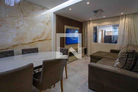 Sala de casa para alugar com 3 quartos, 340m² em Taboão, Diadema