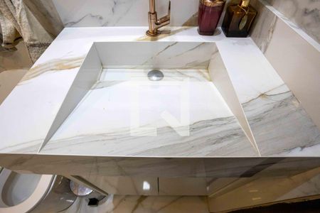 Banheiro 1 de casa para alugar com 3 quartos, 340m² em Taboão, Diadema