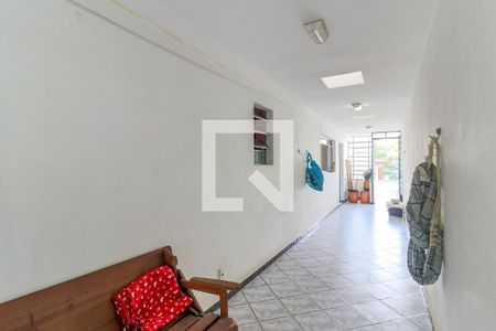 Casa à venda com 160m², 3 quartos e 2 vagas Casa à venda com 160m², 3 quartos e 2 vagasCorredor Lateral