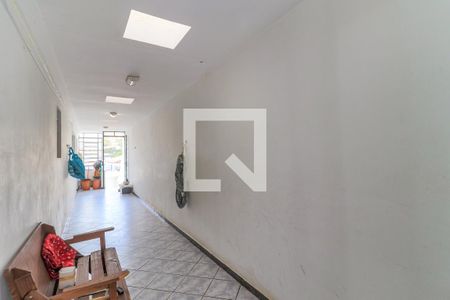 Casa à venda com 160m², 3 quartos e 2 vagas Casa à venda com 160m², 3 quartos e 2 vagasCorredor Lateral