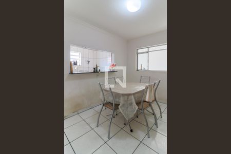 Casa à venda com 160m², 3 quartos e 2 vagas Casa à venda com 160m², 3 quartos e 2 vagasCopa