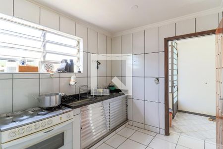 Casa à venda com 160m², 3 quartos e 2 vagas Casa à venda com 160m², 3 quartos e 2 vagasCozinha