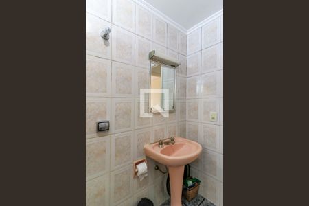 Casa à venda com 160m², 3 quartos e 2 vagas Casa à venda com 160m², 3 quartos e 2 vagasBanheiro