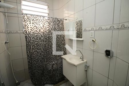 Banheiro de apartamento à venda com 1 quarto, 48m² em Olaria, Rio de Janeiro