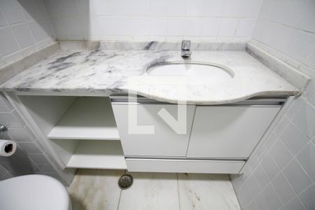 Banheiro  de apartamento para alugar com 1 quarto, 27m² em Pinheiros, São Paulo