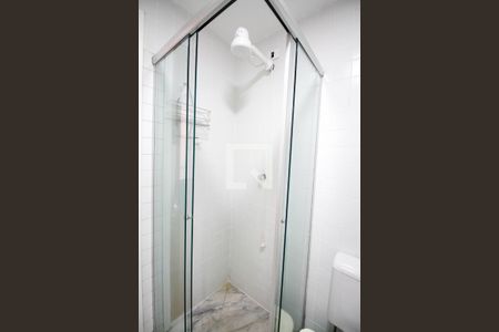 Banheiro  de kitnet/studio para alugar com 1 quarto, 27m² em Pinheiros, São Paulo
