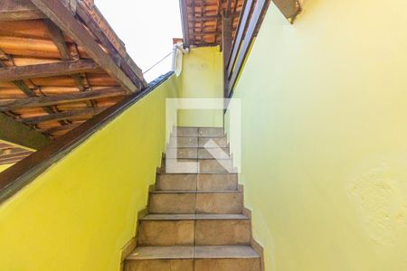 Casa para alugar com 109m², 2 quartos e 1 vagaEscada