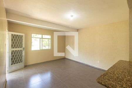 Sala de casa para alugar com 2 quartos, 120m² em Campo Grande, Rio de Janeiro