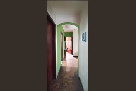 Corredor de casa à venda com 3 quartos, 149m² em Santa Amelia, Belo Horizonte
