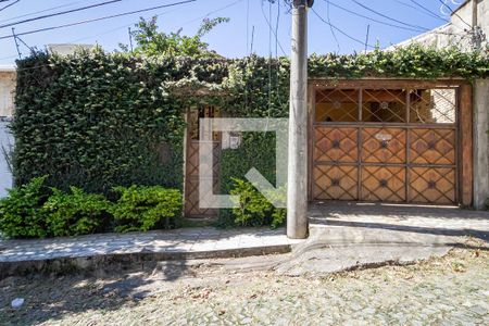 Casa à venda com 149m², 3 quartos e 2 vagas Casa à venda com 149m², 3 quartos e 2 vagasFachada