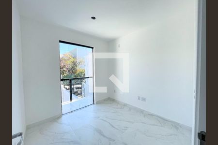 Quarto  2 de casa à venda com 2 quartos, 75m² em São João Batista, Belo Horizonte