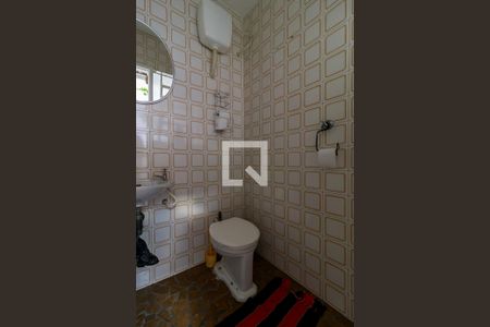 Casa à venda com 160m², 3 quartos e 2 vagas Casa à venda com 160m², 3 quartos e 2 vagasEdícula - Banheiro