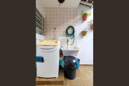 Casa à venda com 160m², 3 quartos e 2 vagas Casa à venda com 160m², 3 quartos e 2 vagasÁrea de Serviço