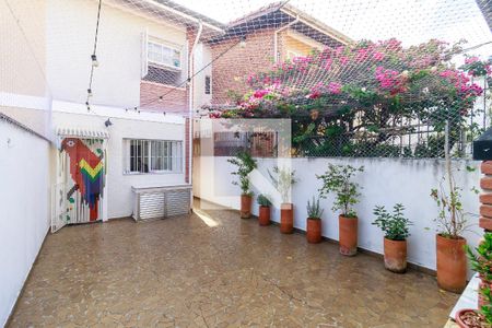 Casa à venda com 160m², 3 quartos e 2 vagas Casa à venda com 160m², 3 quartos e 2 vagasQuintal