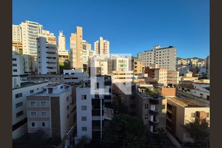 Vista Sala de apartamento à venda com 4 quartos, 132m² em Buritis, Belo Horizonte