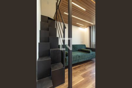 Escadas de apartamento para alugar com 1 quarto, 25m² em Vila Mariana, São Paulo