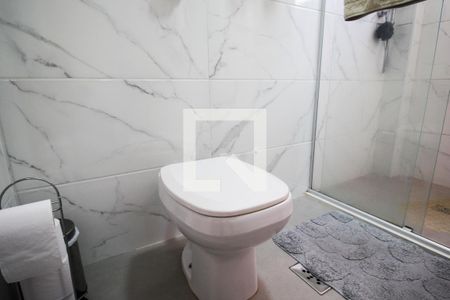 Apartamento para alugar com 97m², 2 quartos e 1 vaga Apartamento para alugar com 97m², 2 quartos e 1 vagaBanheiro da Suíte