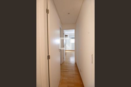 Corredor de apartamento para alugar com 2 quartos, 80m² em Vila Andrade, São Paulo
