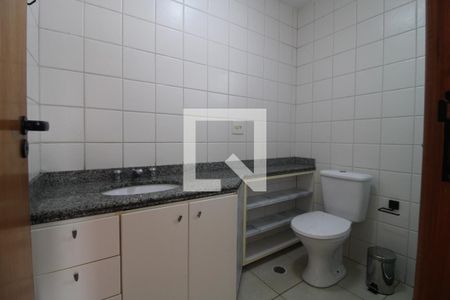 Banheiro de apartamento para alugar com 1 quarto, 45m² em Vila Guarani (z Sul), São Paulo