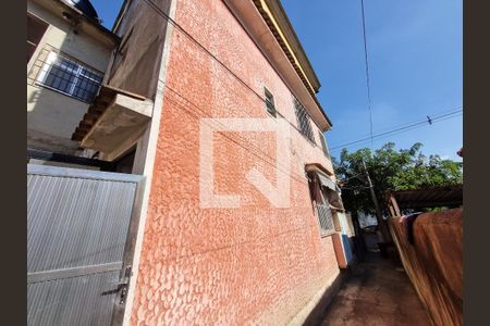 Casa para alugar com 75m², 2 quartos e sem vagaFachada lateral