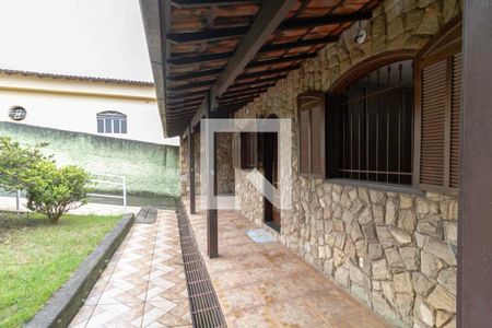 Casa à venda com 150m², 3 quartos e 2 vagas Casa à venda com 150m², 3 quartos e 2 vagasVaranda