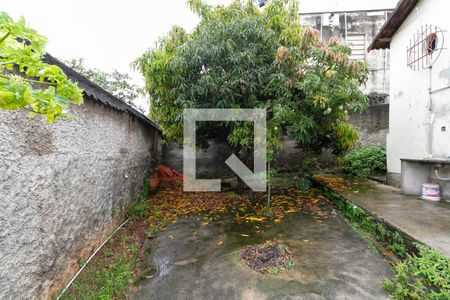 Casa à venda com 150m², 3 quartos e 2 vagas Casa à venda com 150m², 3 quartos e 2 vagasQuintal