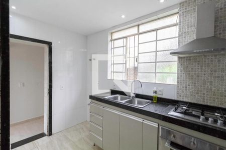 Casa à venda com 150m², 3 quartos e 2 vagas Casa à venda com 150m², 3 quartos e 2 vagasCozinha