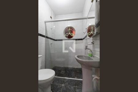 Casa à venda com 150m², 3 quartos e 2 vagas Casa à venda com 150m², 3 quartos e 2 vagasBanheiro social