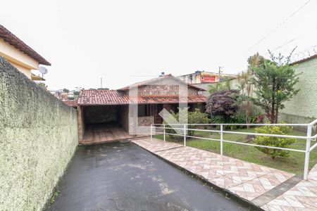 Casa à venda com 150m², 3 quartos e 2 vagas Casa à venda com 150m², 3 quartos e 2 vagasEntrada