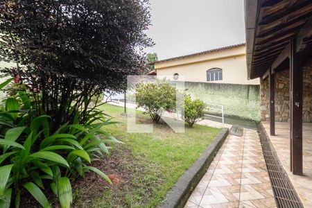 Casa à venda com 150m², 3 quartos e 2 vagas Casa à venda com 150m², 3 quartos e 2 vagasEntrada