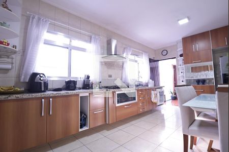 Casa à venda com 133m², 3 quartos e 2 vagasCozinha