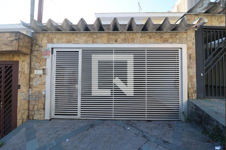 Garagem de casa à venda com 3 quartos, 133m² em Parque Maria Domitila, São Paulo