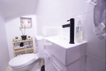 Casa à venda com 133m², 3 quartos e 2 vagasBanheiro