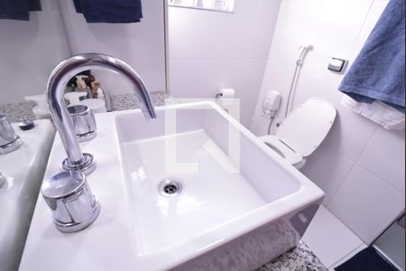 Casa à venda com 133m², 3 quartos e 2 vagasBanheiro