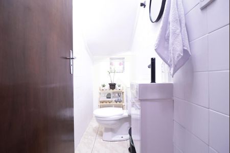 Casa à venda com 133m², 3 quartos e 2 vagasBanheiro