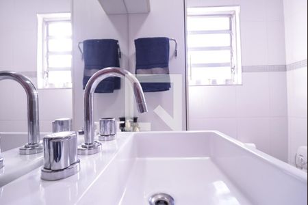 Casa à venda com 133m², 3 quartos e 2 vagasBanheiro