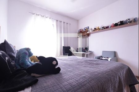 Casa à venda com 133m², 3 quartos e 2 vagasQuarto