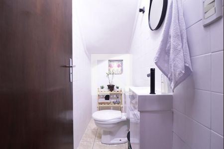 Casa à venda com 133m², 3 quartos e 2 vagasBanheiro