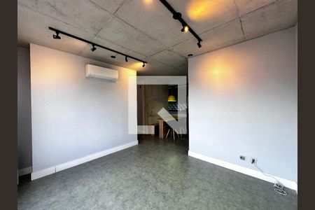 Sala de apartamento para alugar com 2 quartos, 69m² em Jardim das Acácias, São Paulo