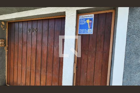 Casa à venda com 283m², 5 quartos e 6 vagas Casa à venda com 283m², 5 quartos e 6 vagasFachada