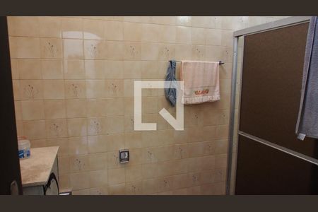 Casa à venda com 283m², 5 quartos e 6 vagasBanheiro da Suíte