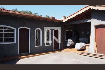 Casa à venda com 283m², 5 quartos e 6 vagasQuintal