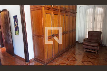 Casa à venda com 283m², 5 quartos e 6 vagasQuarto 3 - Suíte