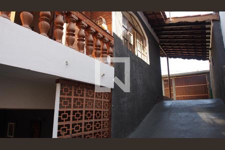 Casa à venda com 283m², 5 quartos e 6 vagasGaragem