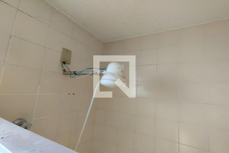 Banheiro Social de kitnet/studio para alugar com 1 quarto, 38m² em Centro, Ribeirão Preto
