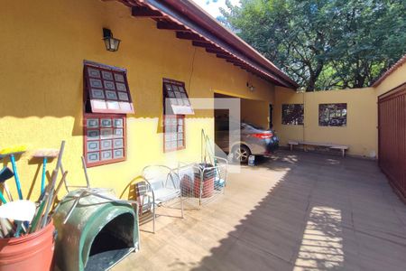 Casa à venda com 1000m², 4 quartos e 2 vagasQuintal - Garagem