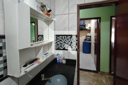 Casa à venda com 1000m², 4 quartos e 2 vagasBanheiro Social