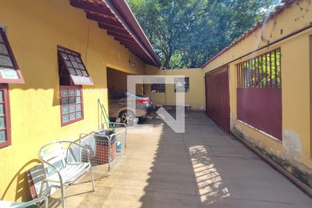 Casa à venda com 1000m², 4 quartos e 2 vagasQuintal - Garagem